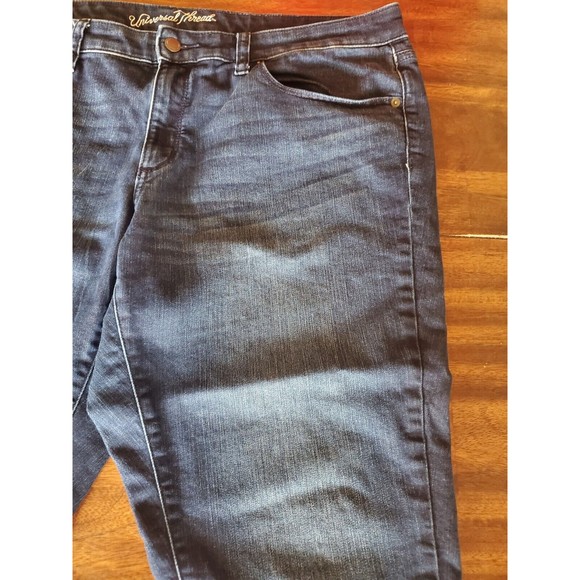 Universal Thread Womens Size 16 Mid-Rise Curvy Skinny Denim Capris Preowned - Picture 12 of 14